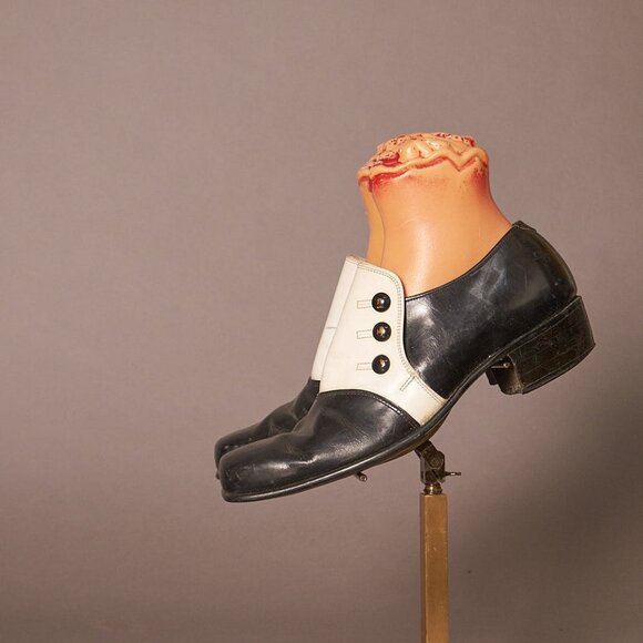 1970s Mod Black and White Heeled Loafers Shoes main image 8